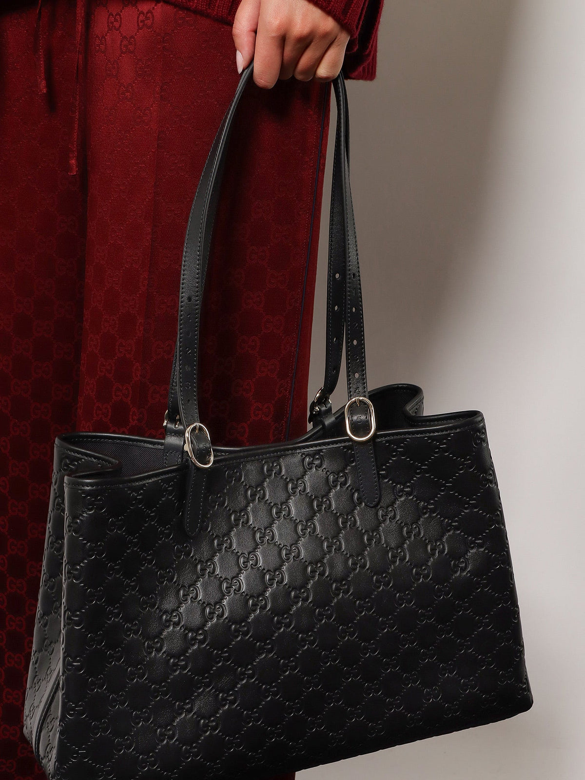 Gucci Women Gg Emblem Leather Shoulder Bag