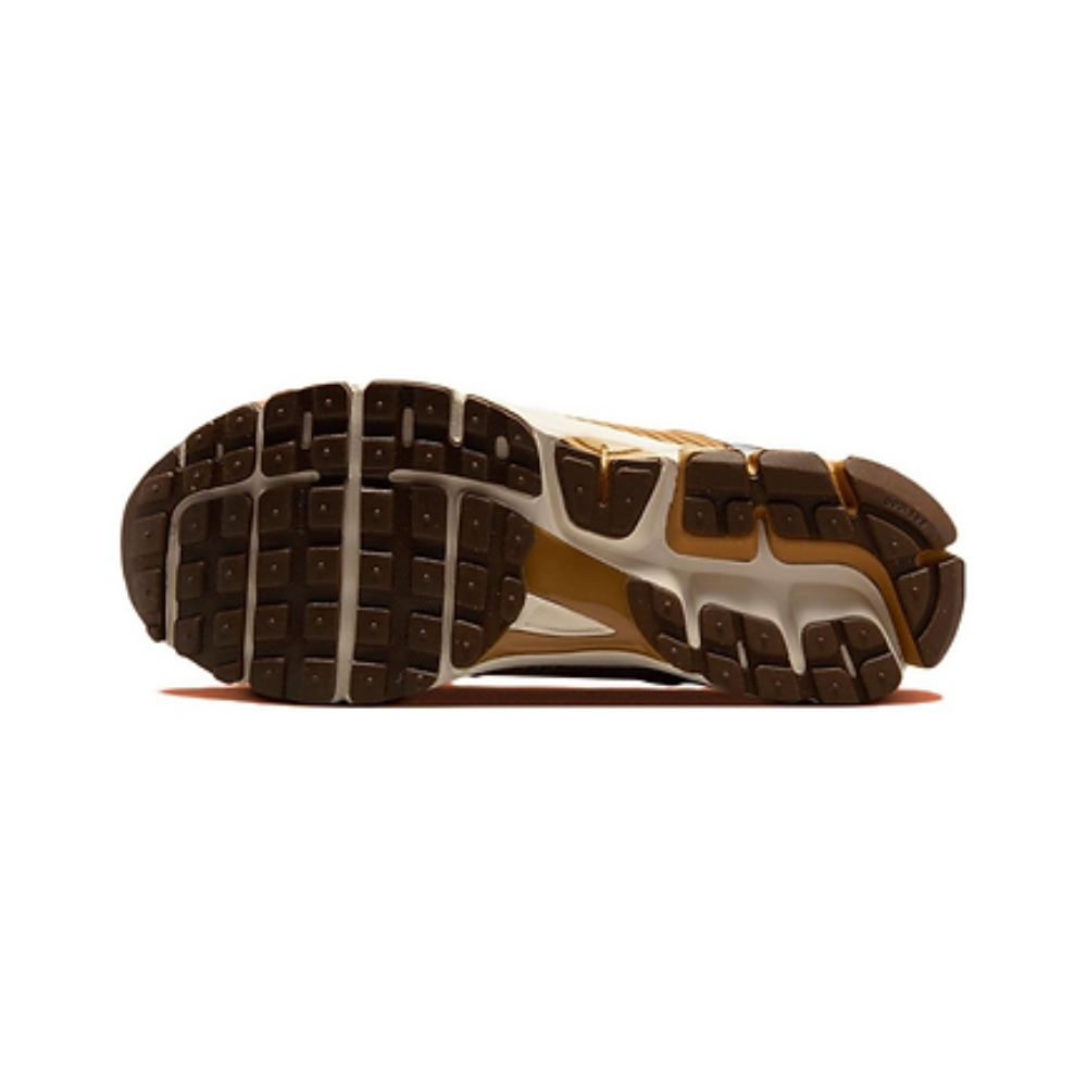 Nike Air Zoom Vomero 5 Shoes